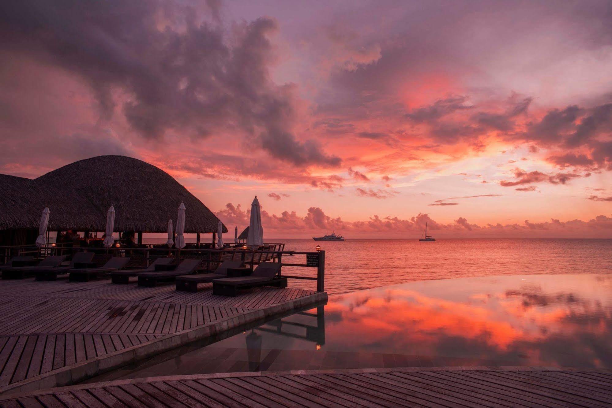 Hotel Kia Ora Resort & Spa Avatoru Bagian luar foto